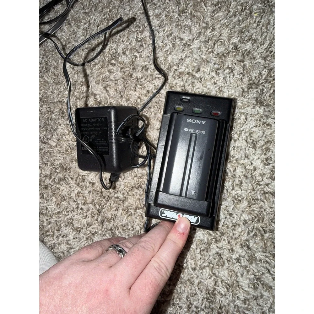 Sony Handycam CCD-TRV68 Hi-8 Analog Camcorder w/ Charger + Case + Bundle TESTED